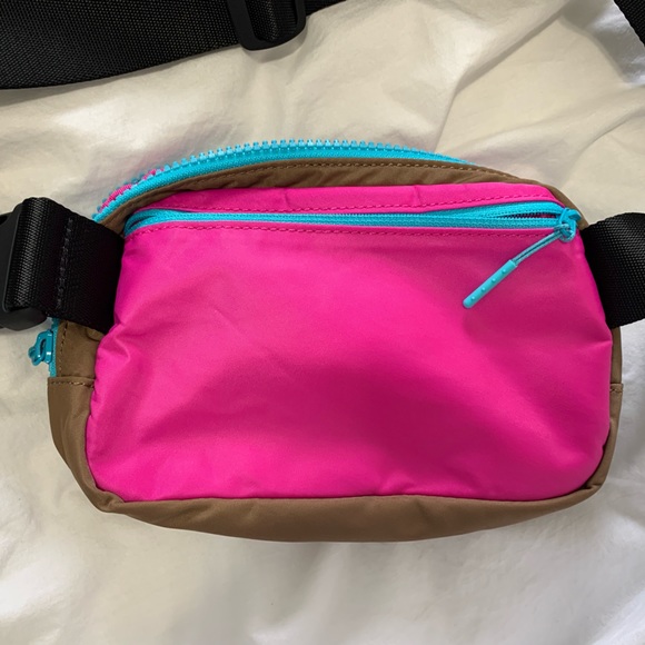Lululemon Belt Bag-sonic pink!! - Picture 4 of 4